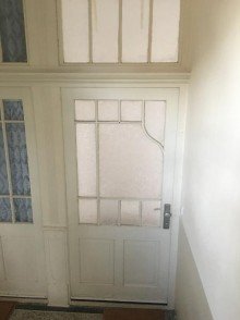 Wohnungseingang Tolle Aussicht vom 3. OG - g�nstige 3-Raumwohnung - Stellplatz vor dem Haus