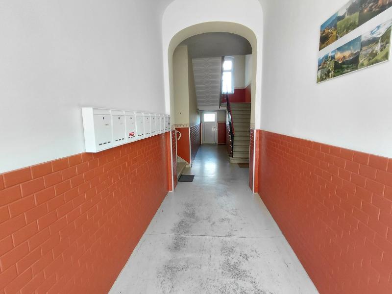 Hauseingang Etagenwohnung Zeitz