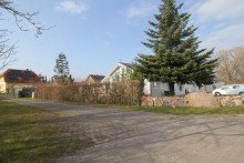 Nachbarbebauung Baugrundst�ck ca. 850 m� in gewachsener Siedlung