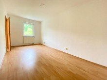 Schlafen Neu renovierte 2-Raum-Eigentumswohnung mit gro�em S�dbalkon, Mietrendite ca. 8,9 %