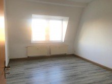 gro�z�giges Wohnzimmer Tolle Aussicht vom 3. OG - g�nstige 3-Raumwohnung - Stellplatz vor dem Haus