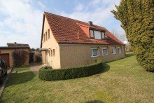 Nachbargeb�ude des Gesamtgrundst�cks Baugrundst�ck ca. 850 m� in gewachsener Siedlung