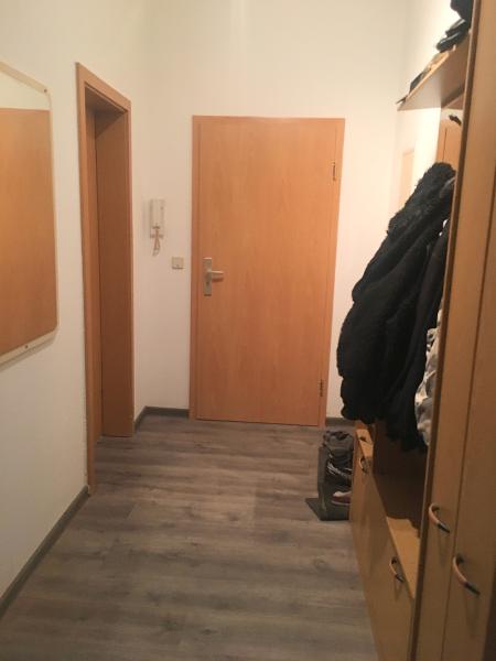 Diele Zeitz Erdgeschosswohnung G�nstige Eigentumswohnung, vermietet, 2-ZKB, EG, Mietrendite ca. 10 %